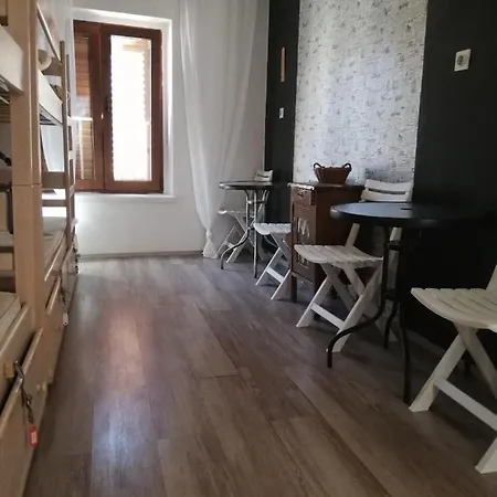 Hvar Centre Dorms * Hvar Town