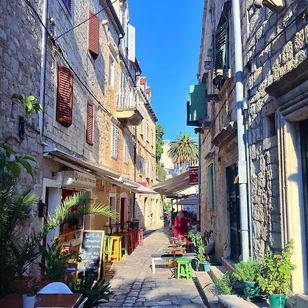 旅馆 Hvar Centre Dorms *