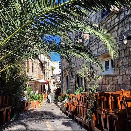 Hvar Old Town Boutique *