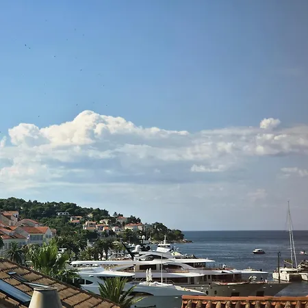 Hvar Centre Dorms *